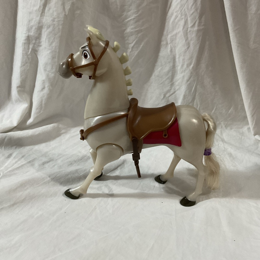 Hasbro Disney Tangled Rapunzel Royal Horse Maximus  Poseable Figure w/ Saddle